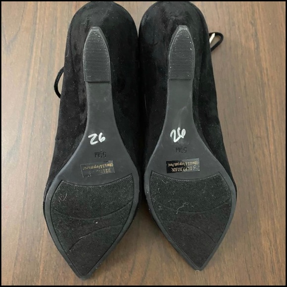 Marc Fisher 5.5 Black Ankle-tie Wedge Points - Picture 7 of 7